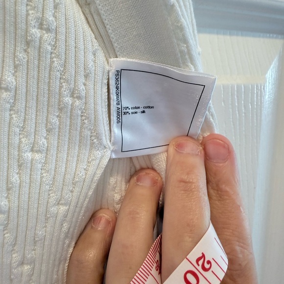 CHANEL Elegant Cream Cardigan Set - Picture 9 of 16